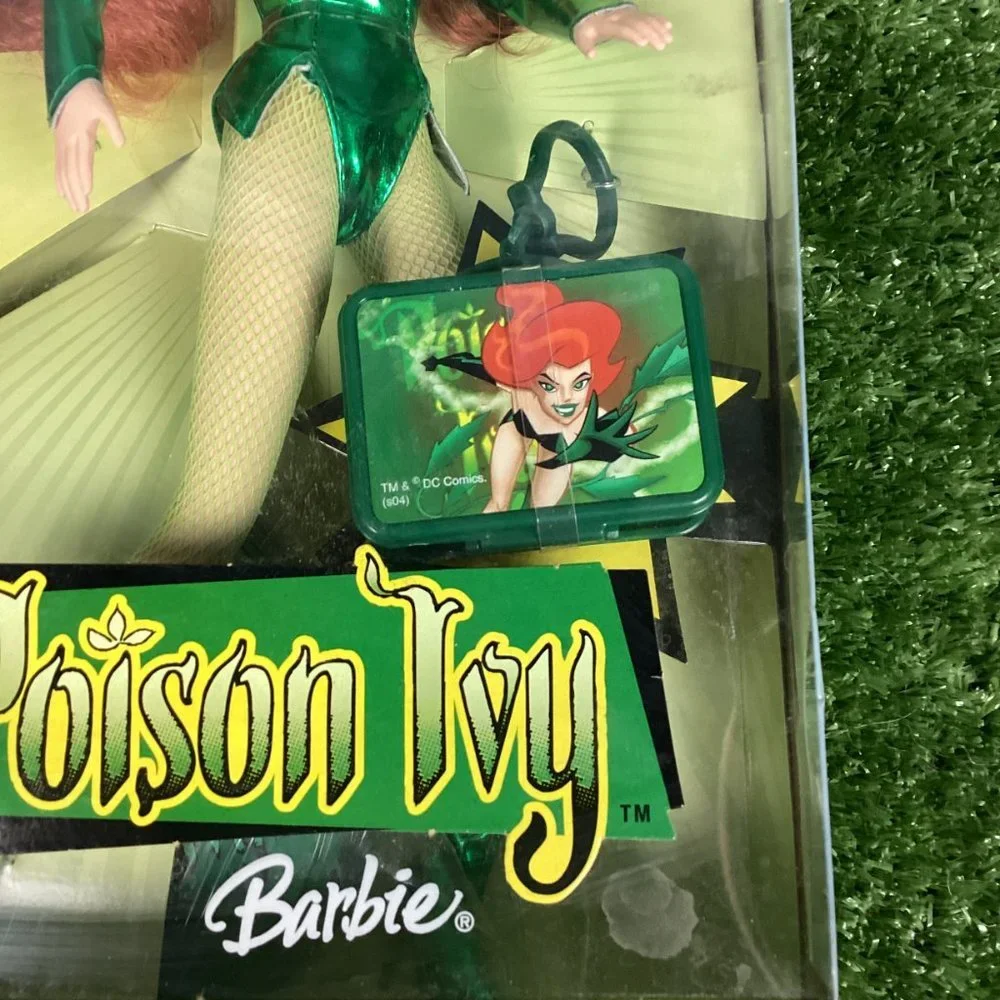 Barbie Poison Ivy Doll Redhead Green outfit Mattel 2004